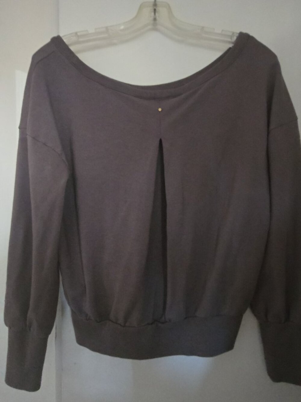 Cuyana French Terry Pleat-Back Sweatshirt Women's M Taupe Grey Boatneck - Picture 2 of 6